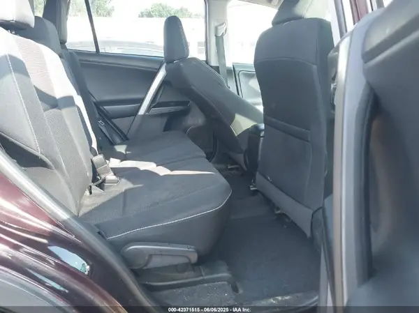 2T3RFREV7JW707933 2018 TOYOTA RAV 4 - Image 8