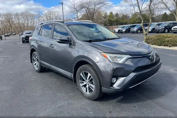 2T3RFREV7JW721394 2018 TOYOTA RAV 4 - Image 1