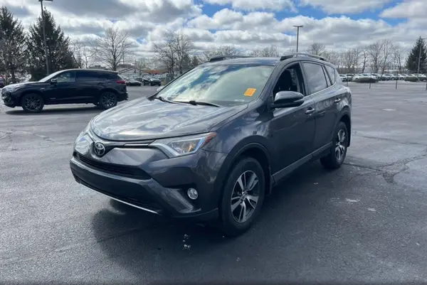 2T3RFREV7JW721394 2018 TOYOTA RAV 4 - Image 2