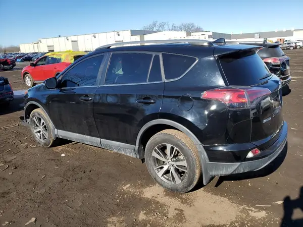 2T3RFREV7JW721945 2018 TOYOTA RAV 4 - Image 2