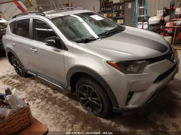 2T3RFREV7JW741225 2018 TOYOTA RAV 4 - Image 1