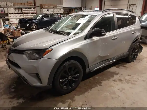2T3RFREV7JW741225 2018 TOYOTA RAV 4 - Image 2