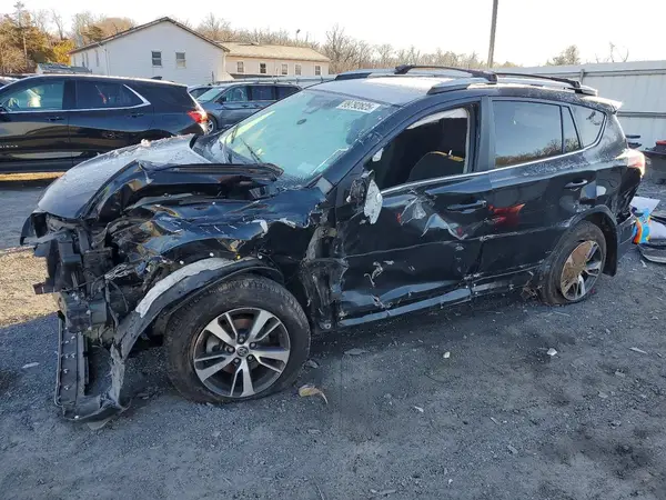 2T3RFREV7JW750684 2018 TOYOTA RAV 4 - Image 1