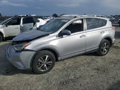 2T3RFREV7JW750913 2018 TOYOTA RAV 4