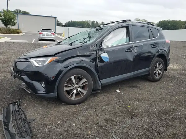 2T3RFREV7JW774659 2018 TOYOTA RAV 4 - Image 1