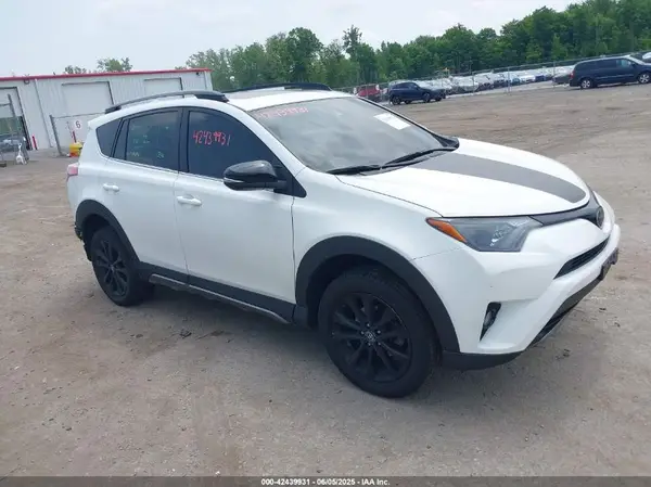 2T3RFREV7JW796970 2018 TOYOTA RAV 4 - Image 1
