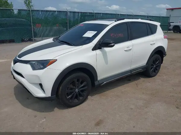 2T3RFREV7JW796970 2018 TOYOTA RAV 4 - Image 2