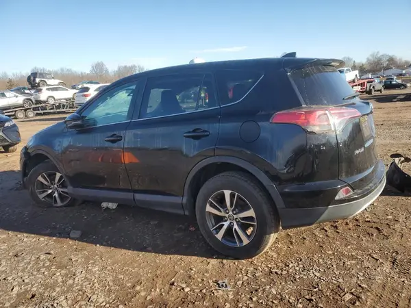 2T3RFREV7JW803027 2018 TOYOTA RAV 4 - Image 2