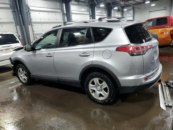 2T3RFREV7JW816019 2018 TOYOTA RAV 4 - Image 2