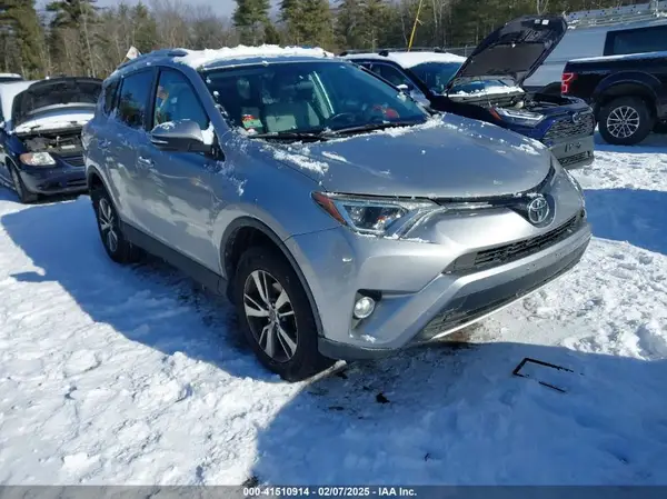 2T3RFREV8GW427091 2016 TOYOTA RAV 4 - Image 1