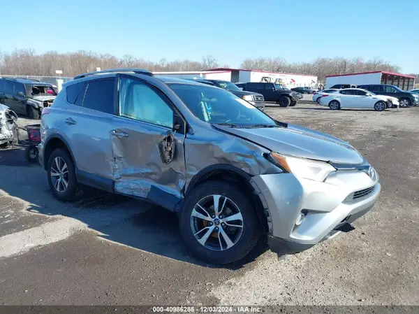2T3RFREV8GW429262 2016 TOYOTA RAV 4 - Image 1