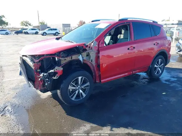 2016 TOYOTA RAV 4 IAAI lot 43552025 auction photo 2