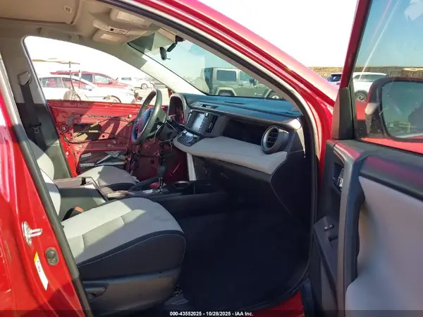 2016 TOYOTA RAV 4 IAAI lot 43552025 auction photo 5