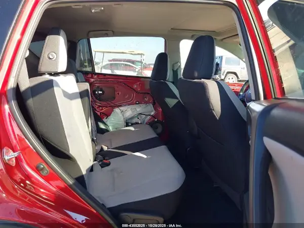 2016 TOYOTA RAV 4 IAAI lot 43552025 auction photo 8