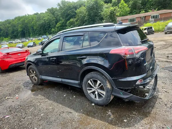 2T3RFREV8HW545689 2017 TOYOTA RAV 4 - Image 2