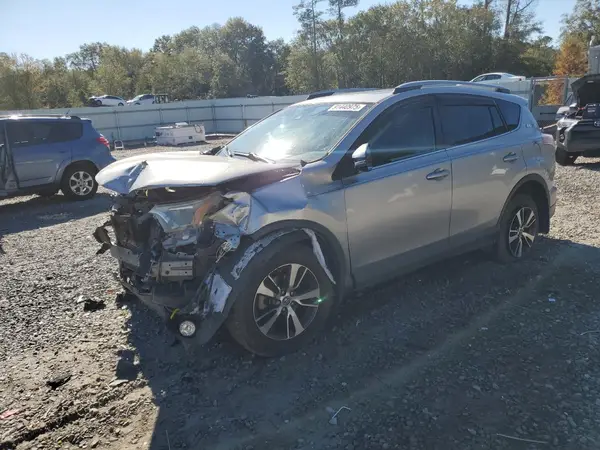 2T3RFREV8HW636946 2017 TOYOTA RAV 4 - Image 1