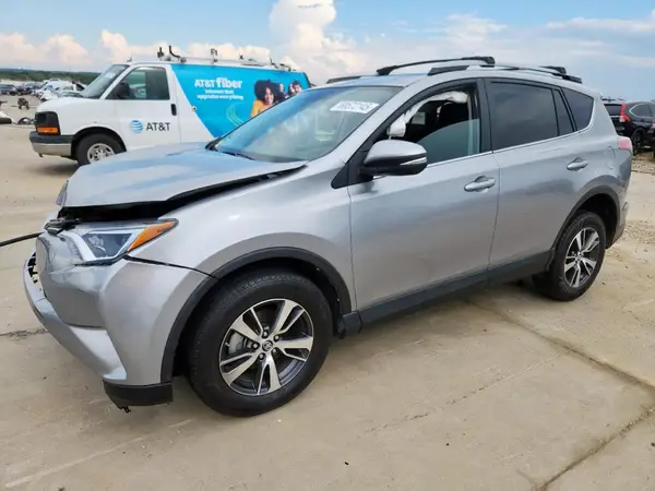 2T3RFREV8HW643184 2017 TOYOTA RAV 4 - Image 1