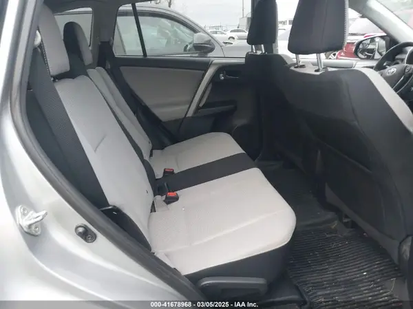 2T3RFREV8HW647462 2017 TOYOTA RAV 4 - Image 8