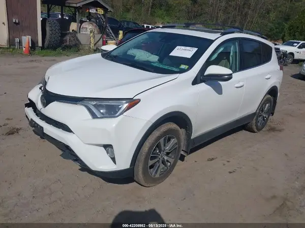 2T3RFREV8HW647946 2017 TOYOTA RAV 4 - Image 2