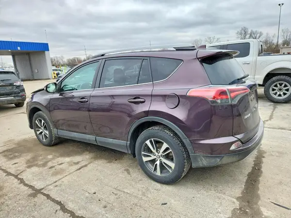 2T3RFREV8HW657229 2017 TOYOTA RAV 4 - Image 2