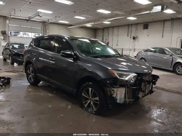 2T3RFREV8JW701686 2018 TOYOTA RAV 4 - Image 1