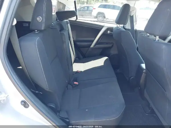 2T3RFREV8JW704314 2018 TOYOTA RAV 4 - Image 8