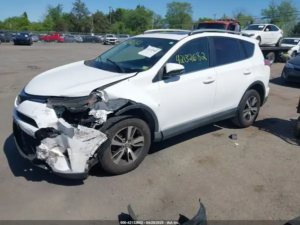 2T3RFREV8JW713319 2018 TOYOTA RAV 4 - Image 2