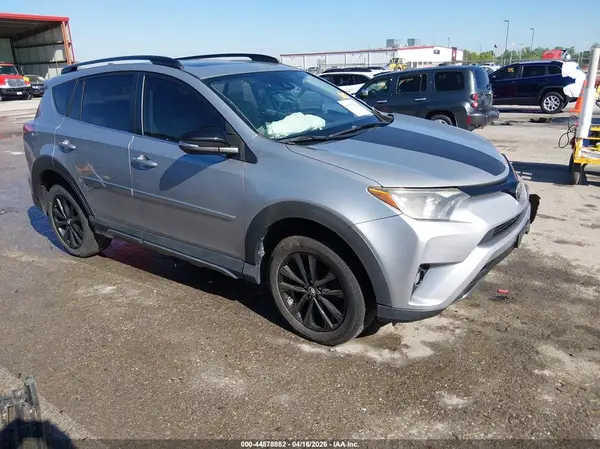 2T3RFREV8JW725048 2018 TOYOTA RAV 4 - Image 1