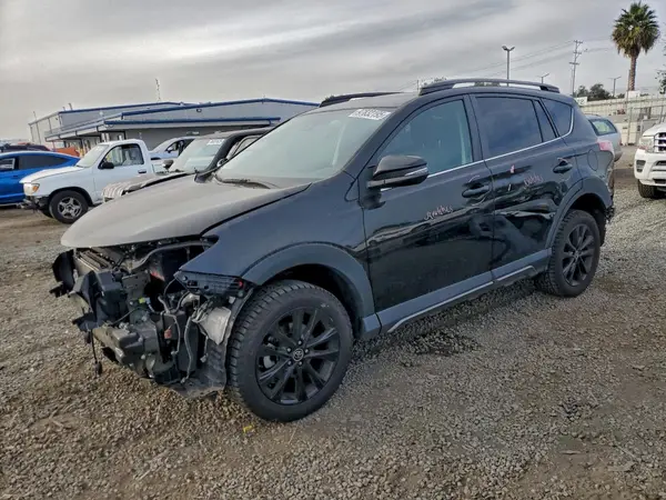 2T3RFREV8JW729777 2018 TOYOTA RAV 4 - Image 1