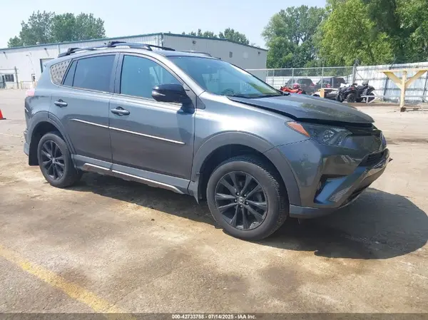 2T3RFREV8JW767154 2018 TOYOTA RAV 4 - Image 1