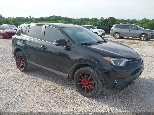 2T3RFREV8JW789753 2018 TOYOTA RAV 4 - Image 1