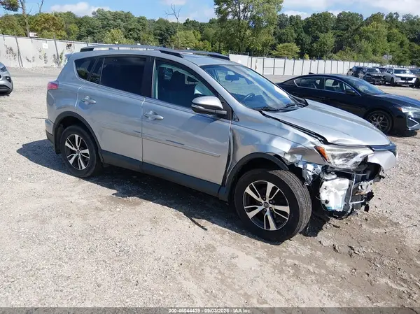 2T3RFREV8JW795097 2018 TOYOTA RAV 4 - Image 1