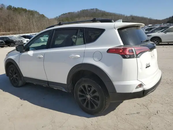 2T3RFREV8JW819091 2018 TOYOTA RAV 4 - Image 2