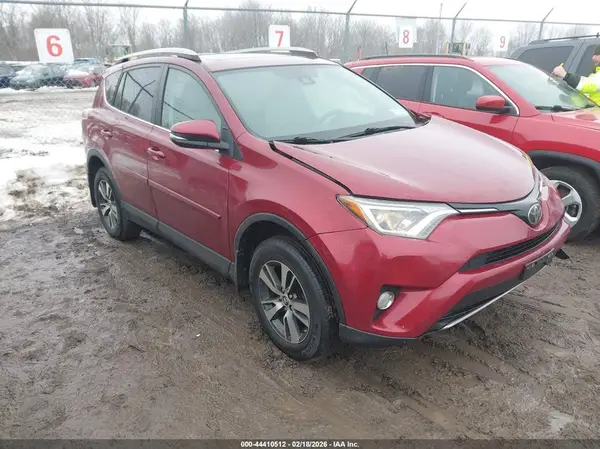 2T3RFREV8JW851877 2018 TOYOTA RAV 4 - Image 1