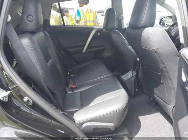 2T3RFREV9HW557334 2017 TOYOTA RAV 4 - Image 8