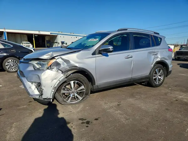 2T3RFREV9HW575333 2017 TOYOTA RAV 4 - Image 1