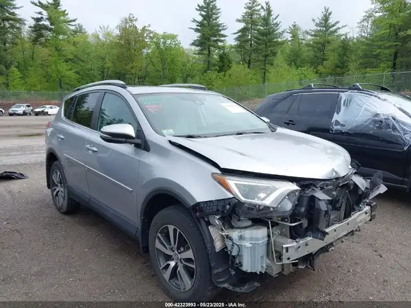 2T3RFREV9HW619959 2017 TOYOTA RAV 4 - Image 1