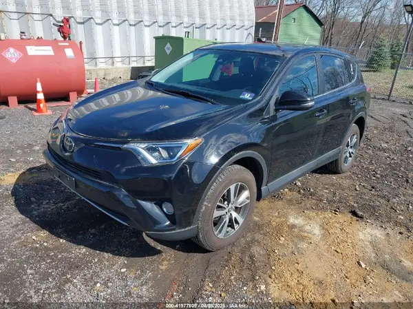 2T3RFREV9HW681765 2017 TOYOTA RAV 4 - Image 2