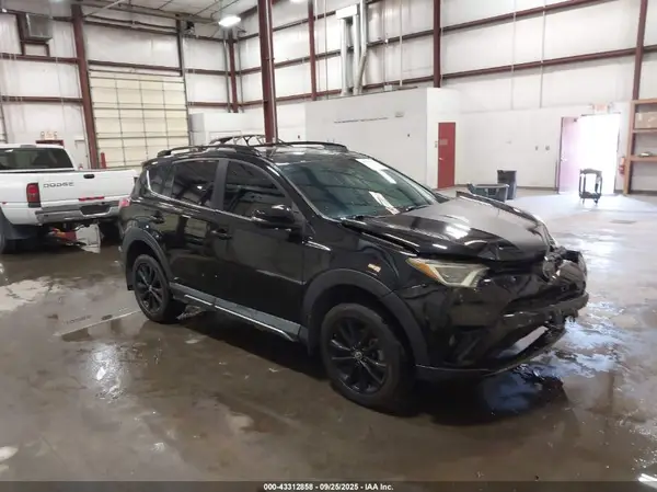 2T3RFREV9JW712003 2018 TOYOTA RAV 4 - Image 1