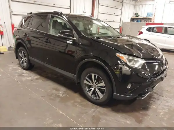 2T3RFREV9JW716312 2018 TOYOTA RAV 4 - Image 1