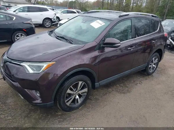 2T3RFREV9JW736172 2018 TOYOTA RAV 4 - Image 2