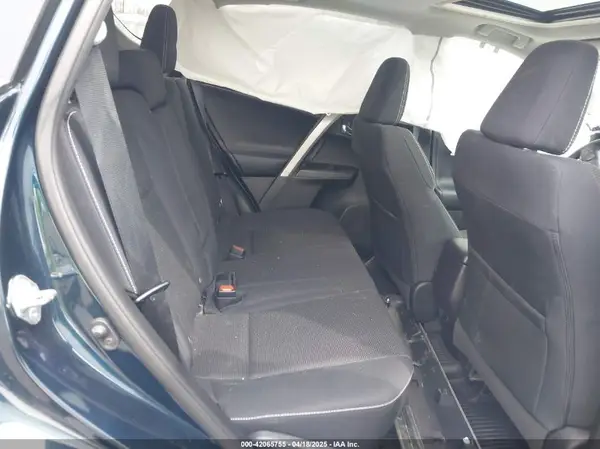 2T3RFREV9JW746782 2018 TOYOTA RAV 4 - Image 8