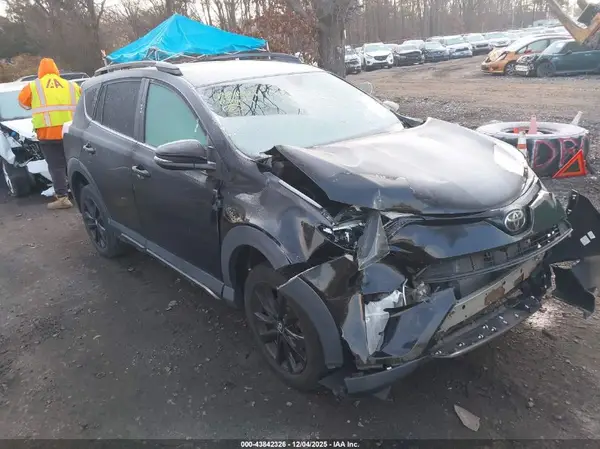 2T3RFREV9JW774341 2018 TOYOTA RAV 4 - Image 1