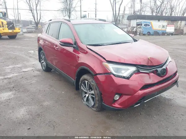 2T3RFREV9JW833999 2018 TOYOTA RAV 4 - Image 1