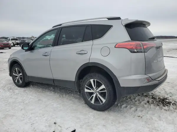 2T3RFREV9JW844372 2018 TOYOTA RAV 4 - Image 2