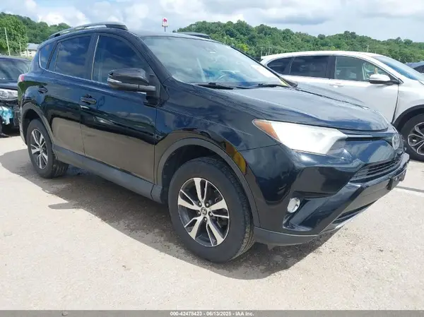 2T3RFREVXHW549856 2017 TOYOTA RAV 4 - Image 1