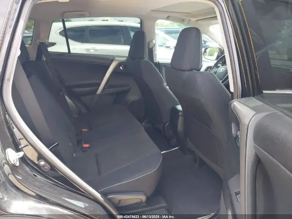 2T3RFREVXHW549856 2017 TOYOTA RAV 4 - Image 8