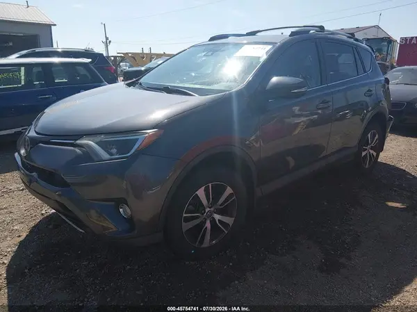 2T3RFREVXHW557004 2017 TOYOTA RAV 4 - Image 2