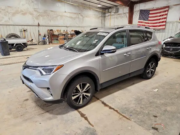 2T3RFREVXHW559528 2017 TOYOTA RAV 4 - Image 1
