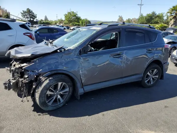 2T3RFREVXHW565782 2017 TOYOTA RAV 4 - Image 1